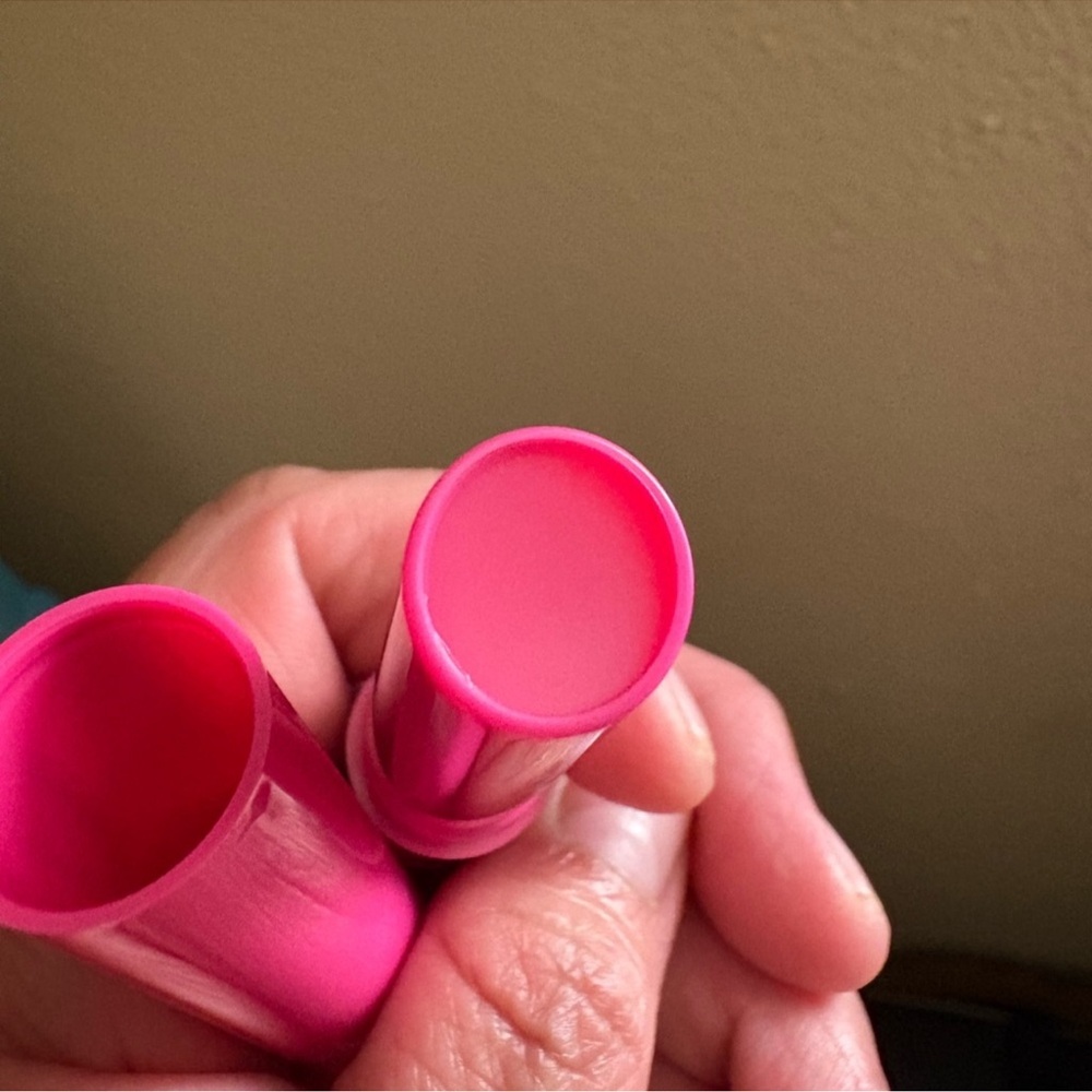 MAC Cosmetics SQUIRT PLUMPING GLOSS STICK in 13 AMPED Brand New Never Used. - Picture 12 of 13